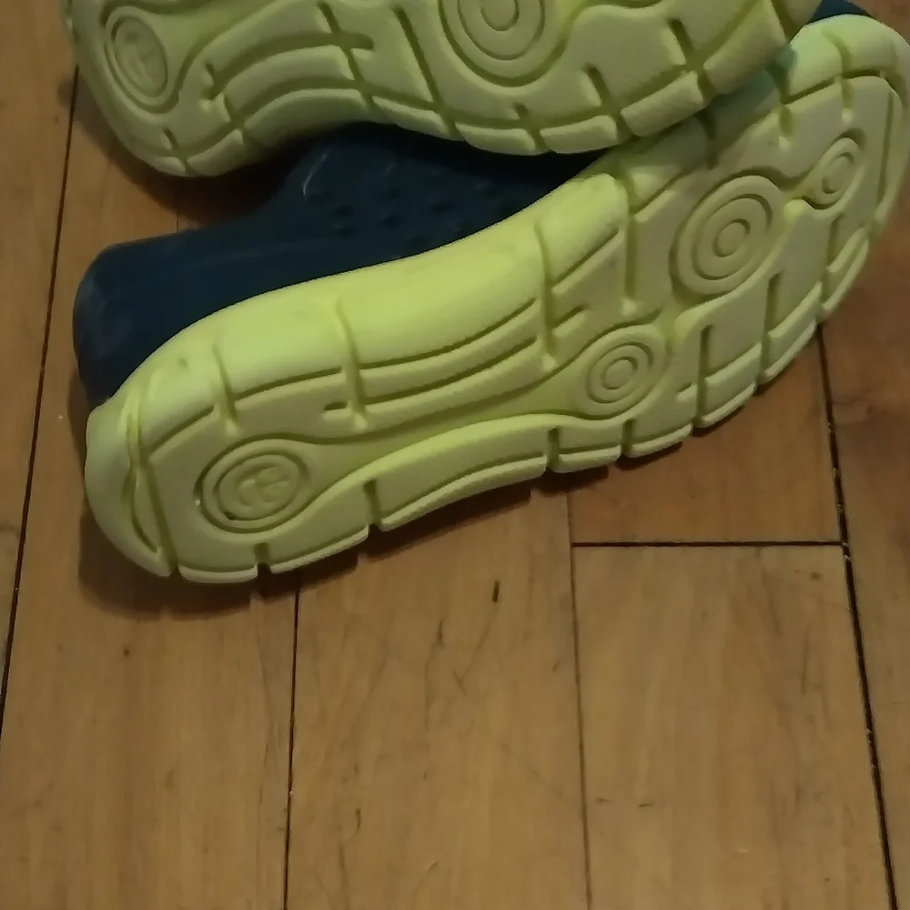 Stride Rite Blue and Yellow Water Shoes Lightweight Breathable Design